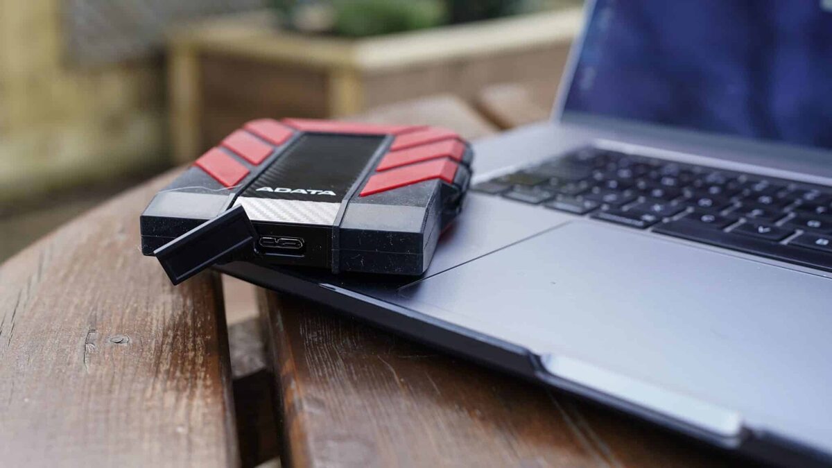 رابط USB 3.2 Gen 1 هارد اکسترنال ای دیتا HD710 Pro ظرفیت 1 ترابایت سرعت انتقال تا 5 گیگابیت بر ثانیه را پشتیبانی می‌کند.